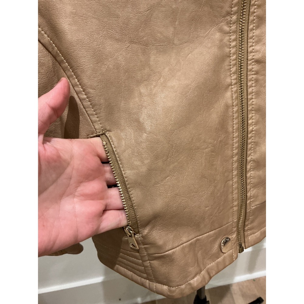 Mayoral Kids Tan Faux Leather Moto Biker Jacket Size 10 Quilted Shoulder Zip - Picture 4 of 6